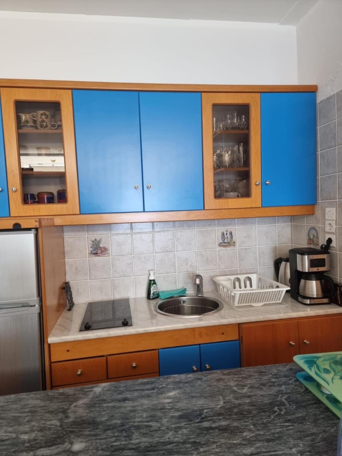 Atlas Apartment With Private Beach And Seaview Blue 루트라키 외부 사진
