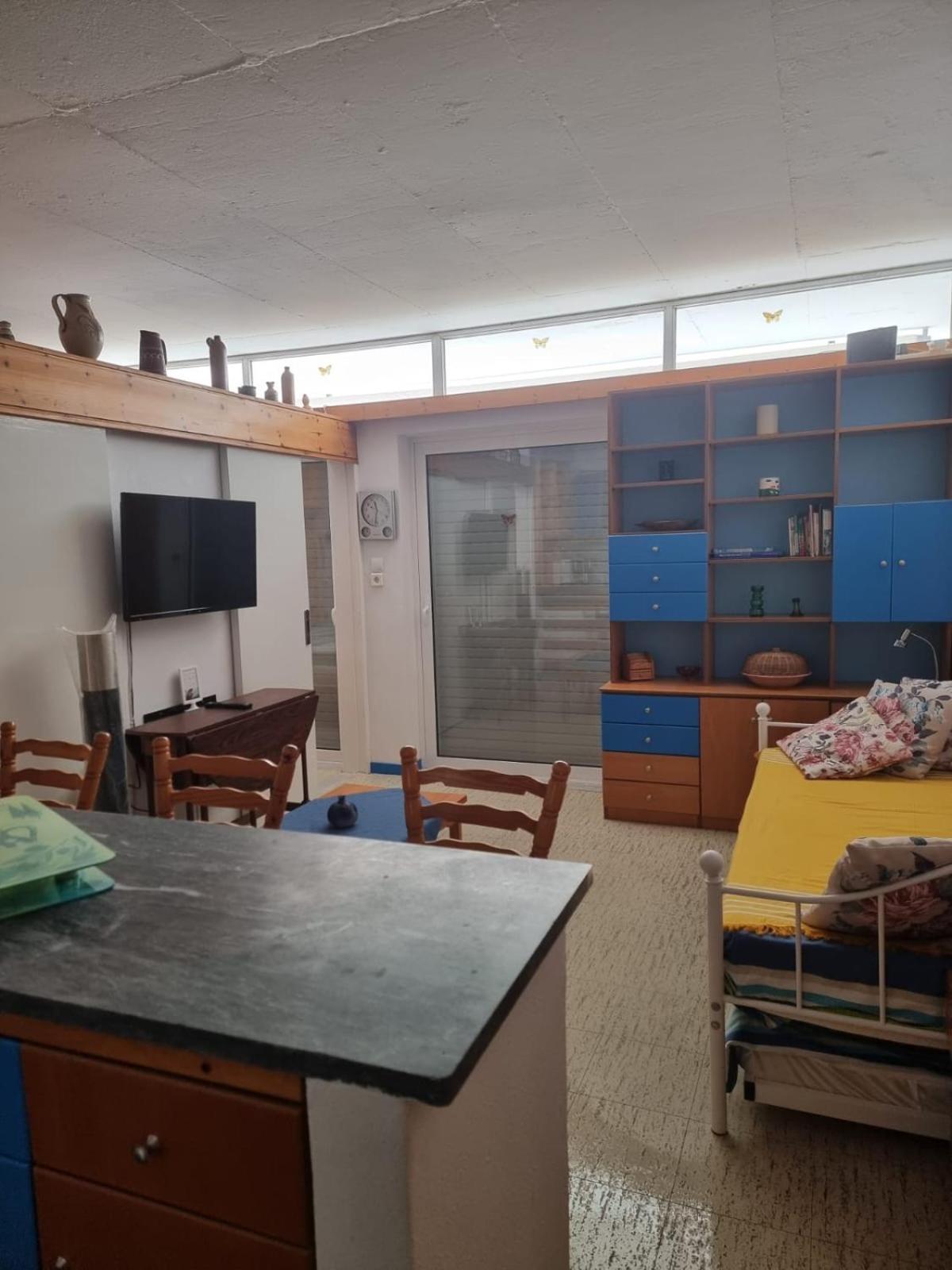 Atlas Apartment With Private Beach And Seaview Blue 루트라키 외부 사진